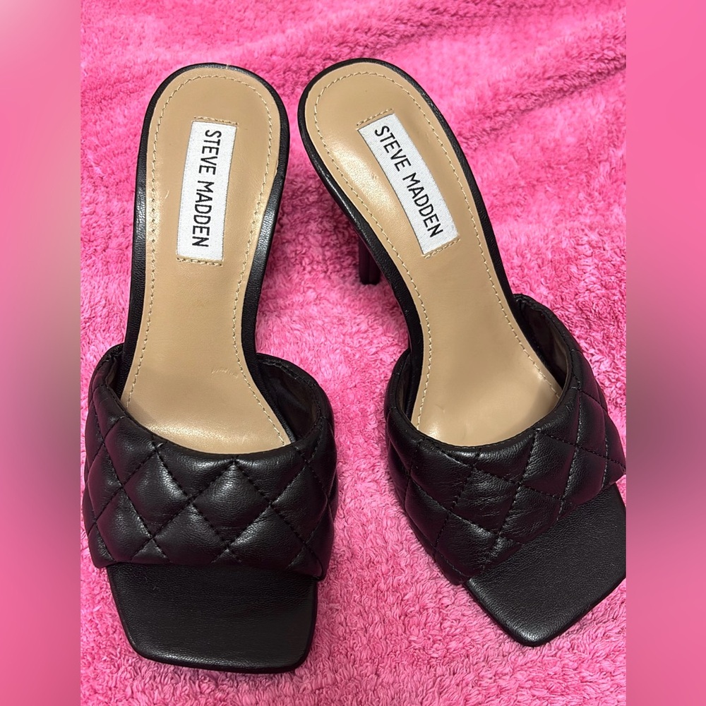 Steve Madden Quilted Black Heels. NEW!!